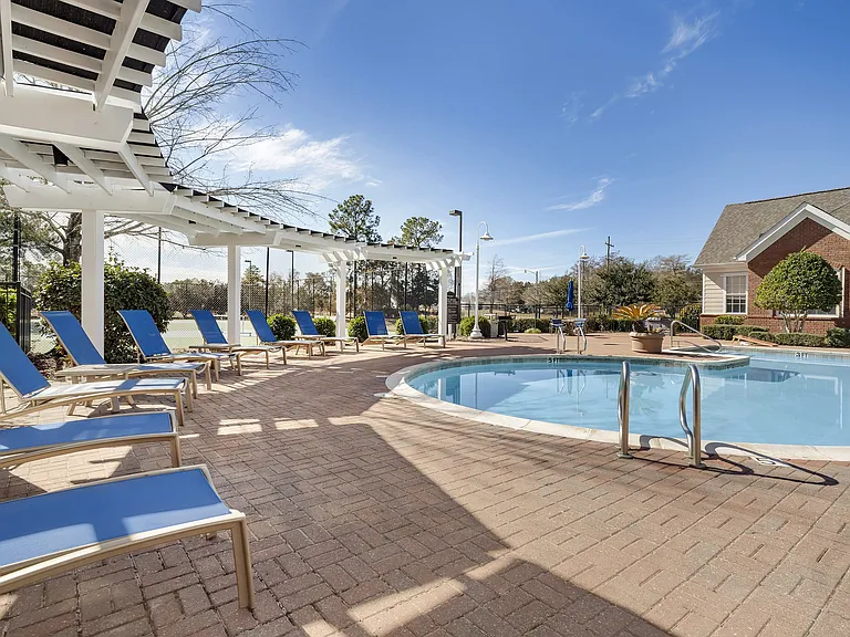 Greenbrier Estates Apartments — Photo 3