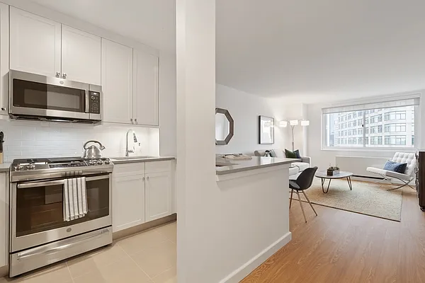 Rented by Greystar | media 2
