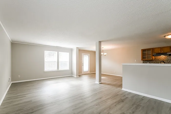 4 bed, 2.5 bath, 1854 sqft, $1,895 — Photo 4