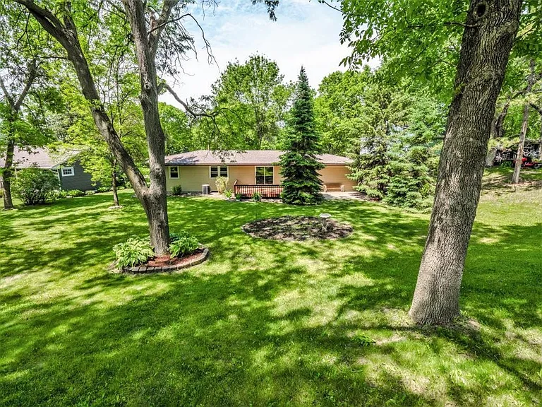 1064 Hackmann Cir NE — Photo 8