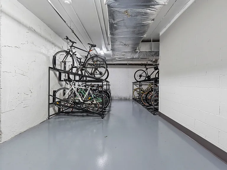 350 Clarkson Ave #321 — Photo 7