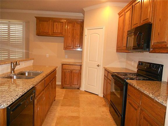 5th image of 218 Creekwood Dr