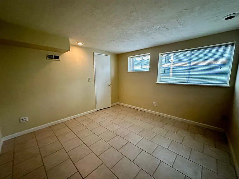 3811 NE 7th Ave — Photo 16
