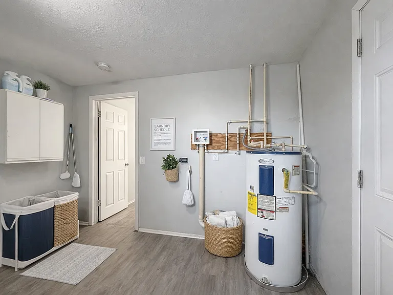 7740 Arble Dr — Photo 24