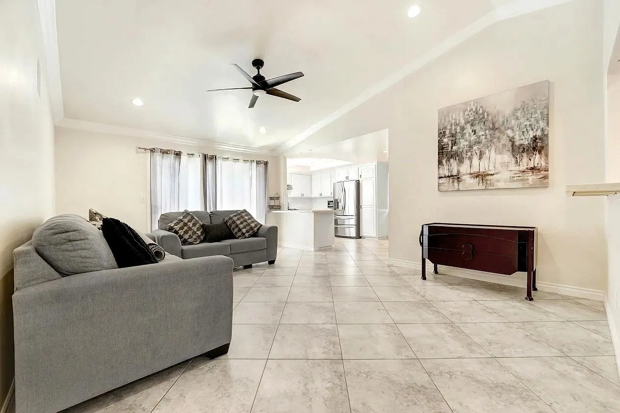 3 bed, 1602 sqft, $5,000 — Photo 4