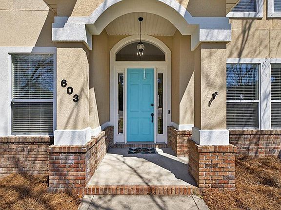 3rd image of 603 Buckeye Ct