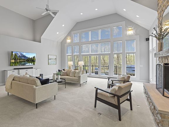 5th image of 660 Woods Hollow Ln