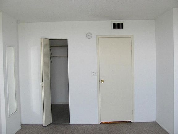 4th image of 16851 NE 23rd Ave APT 606