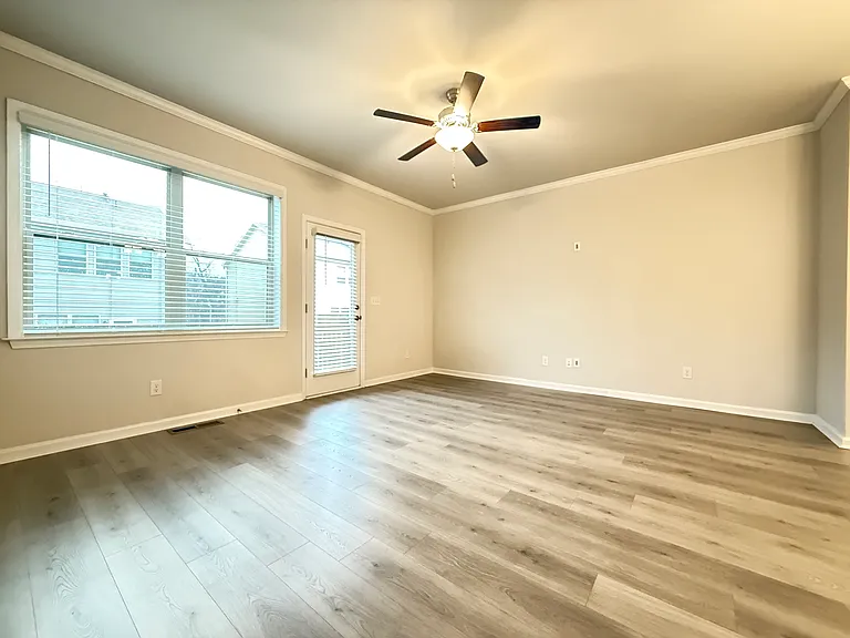 3756 Davis Cir — Photo 17