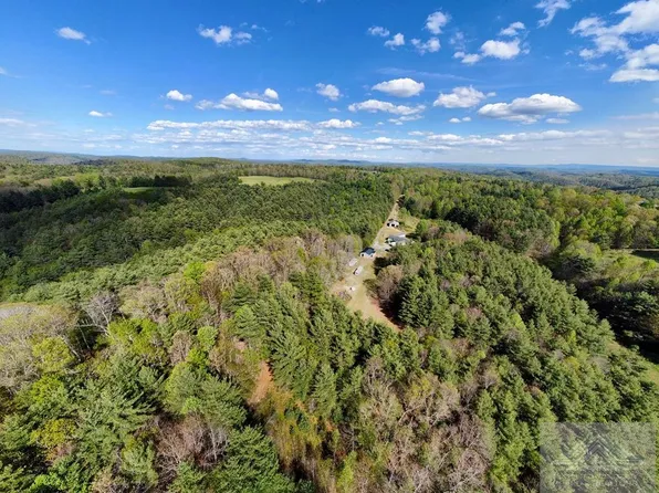 2950 Stovall Ridge Rd, Camp Creek, WV 25820