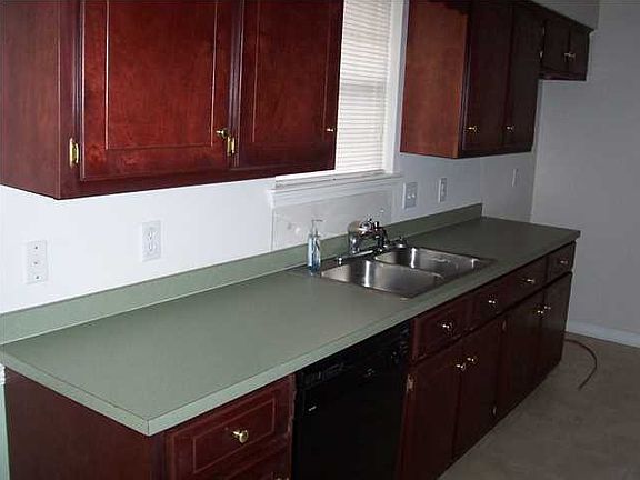 3rd image of 10721 Union Ct