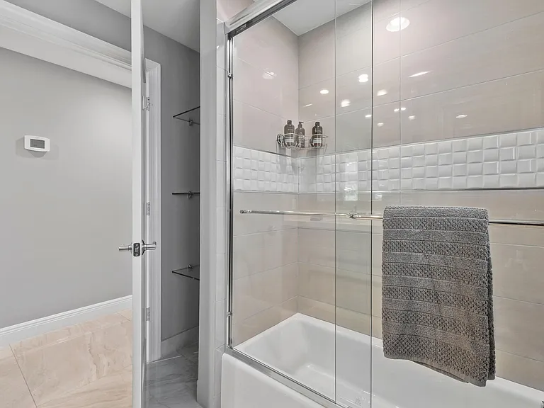 7101 W Lake Dr — Photo 26