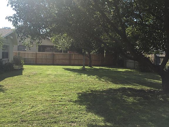 3rd image of 5861 Berkford Dr