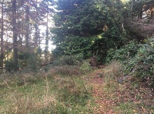 2290 Hamilton Dr, North Bend, OR 97459