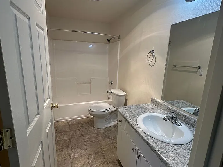 Willow Glen Apartments — Photo 12