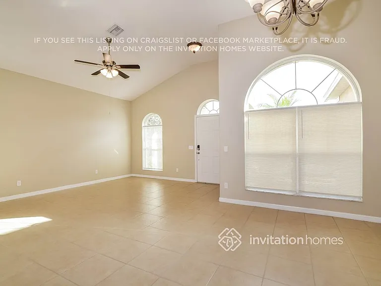 204 Towerview Dr E — Photo 4