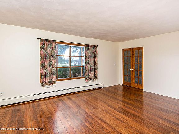 5th image of 4433 W Michigan Ave