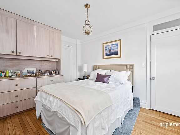 2nd image of 230 W End Ave APT 15F