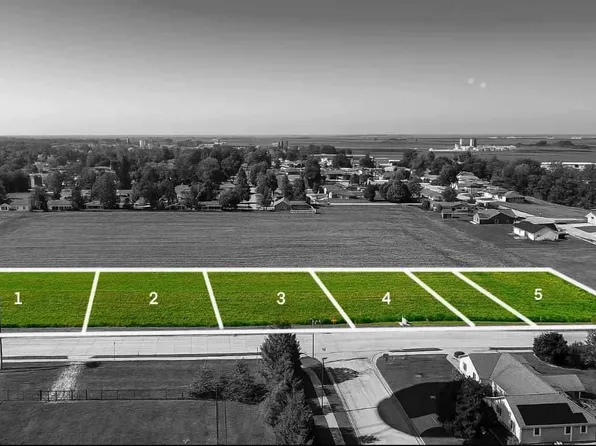 1302 E Adams St, Washington, IA 52353