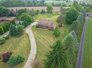 6380 Lodimeadow Dr, Saline, MI 48176