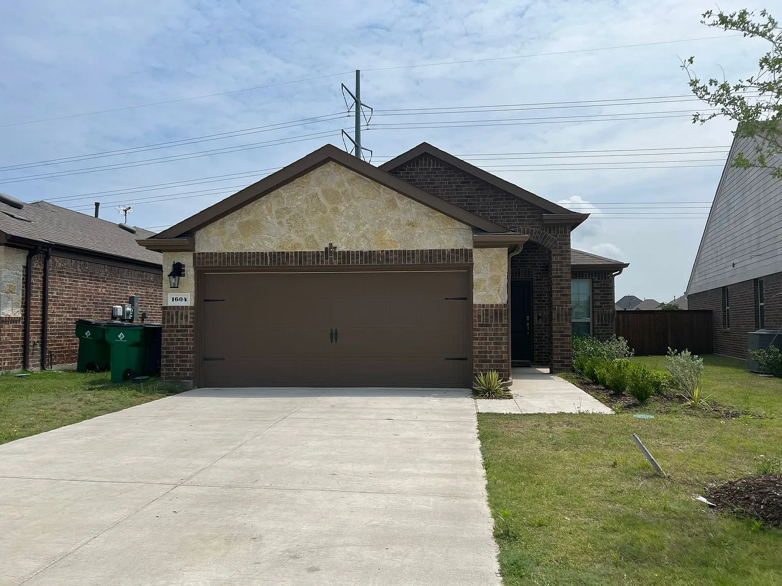 1604 Wagner Dr — Photo 1