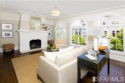 2nd image of 2839 Baker St
