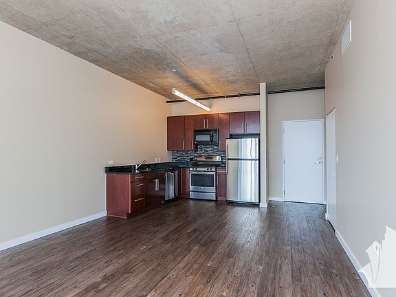 2nd image of 1410 N State Pkwy APT 15B