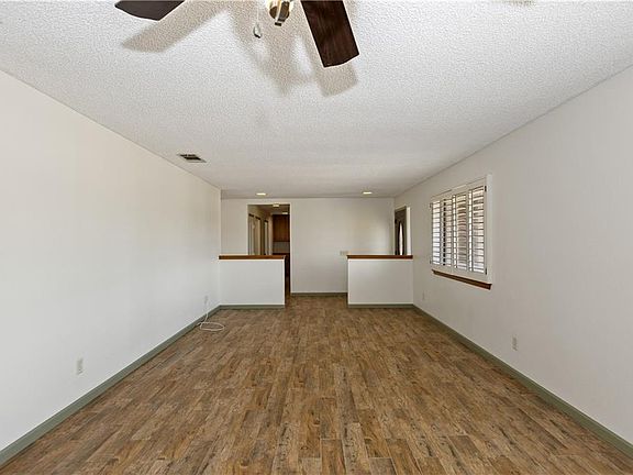 5th image of 7179 Yosemite Ave