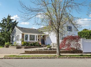 76 S Bay Dr, Massapequa, NY 11758