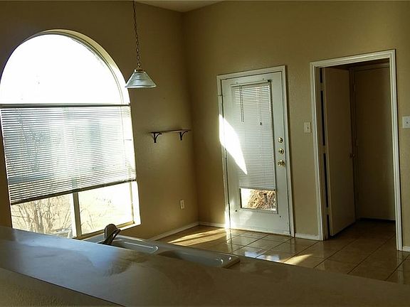 5th image of 120 Hillside Dr