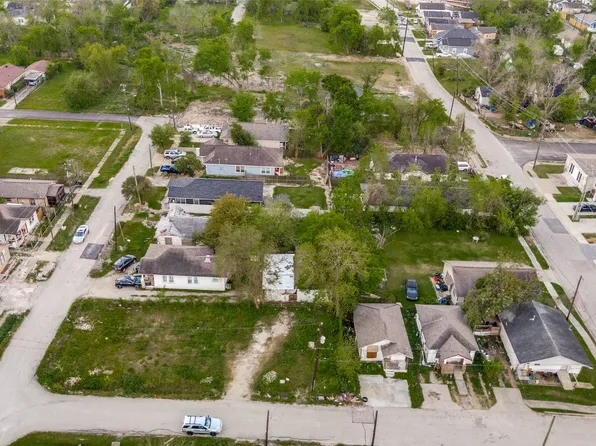 3616 Farmer St, Houston, TX 77020