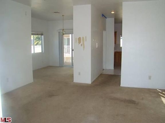 4th image of 3049 W 104th St