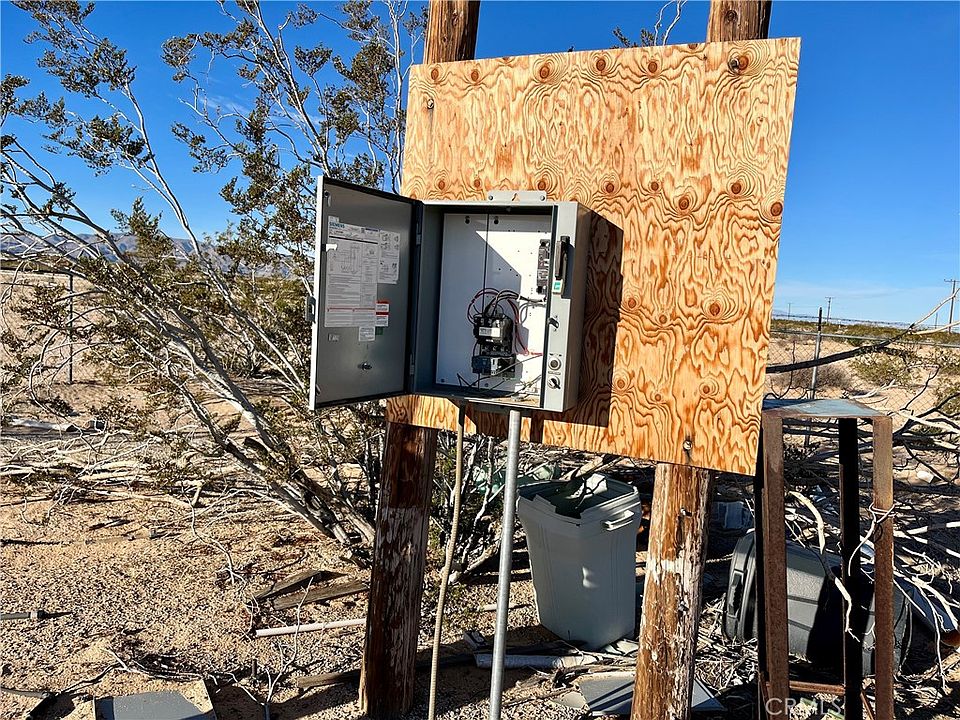 2nd image of 78751 Amboy Rd