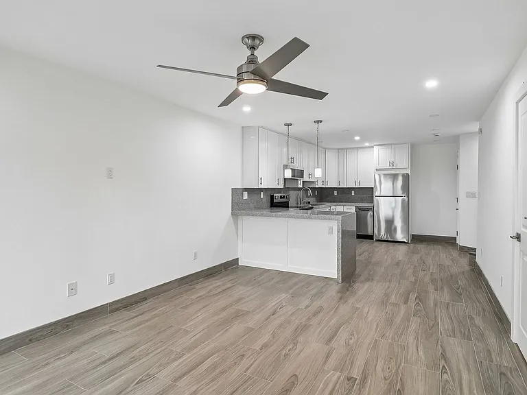 Renovated Oceanside Apartment Homes-MOVE IN PROMOTION! — Photo 12