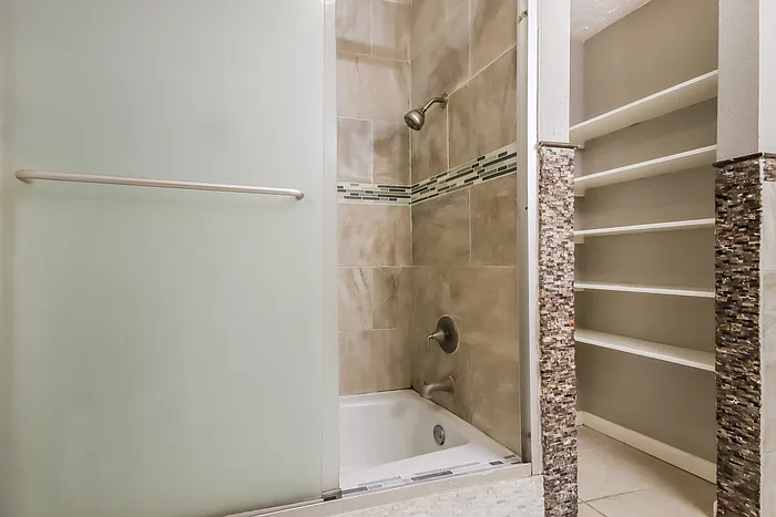 3117 Oak Rock Cir — Photo 10