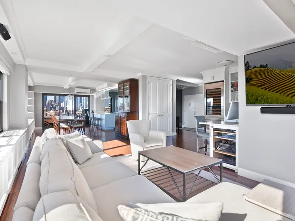 264 East Broadway image 1 of 10