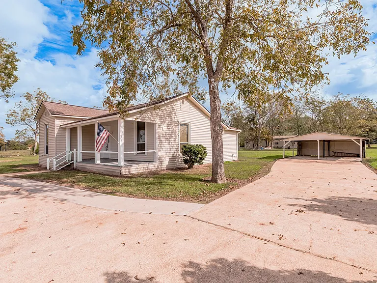 246 FM 405 — Photo 27