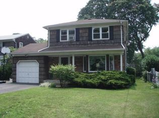 4A Pine Rd, Syosset, NY 11791