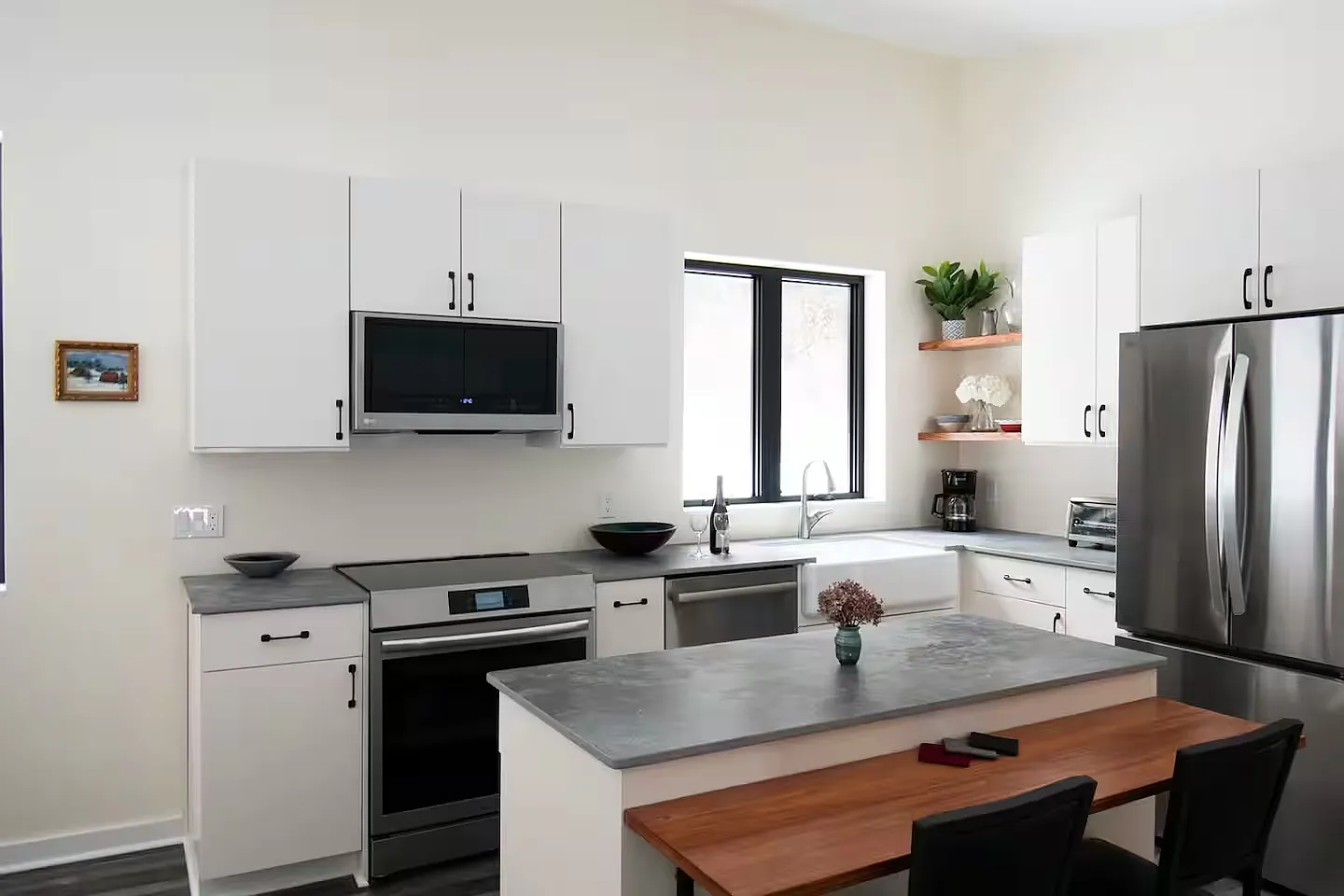 2 bed, 1.5 bath, 960 sqft, $5,750 — Photo 3