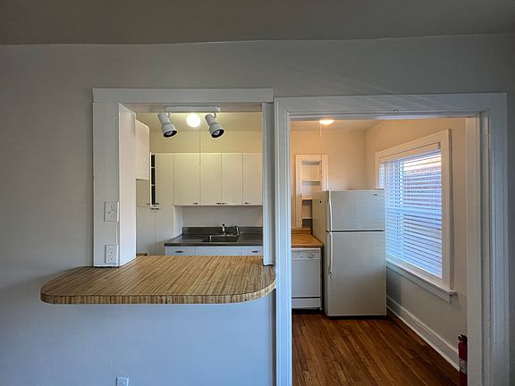 2nd image of 3732 Southwest Trfy #10