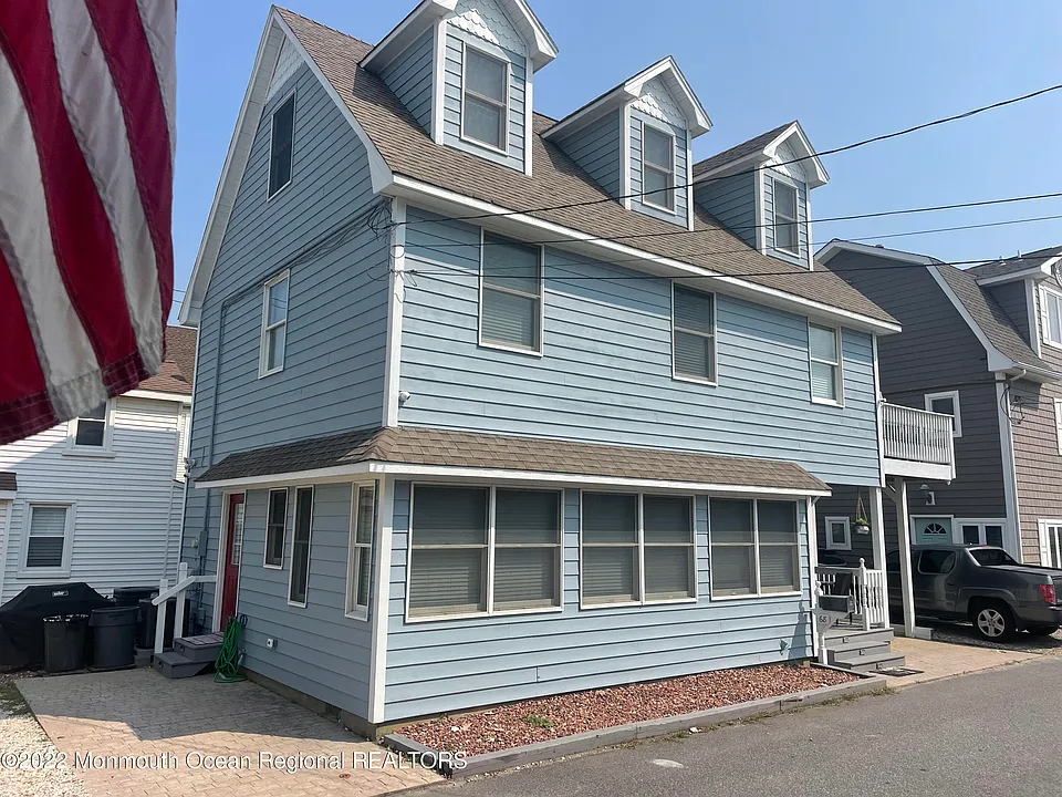 68 E Pacific Way
