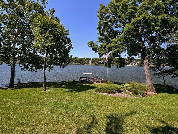 5th image of 19893 Lakeview Dr