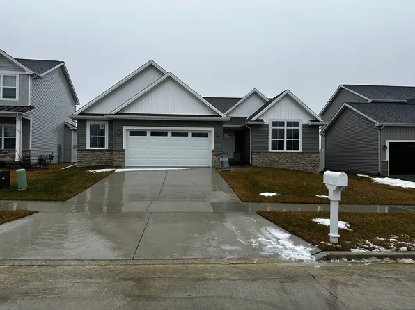 1507 Lincoln Park Dr, Bloomington, IL 61705