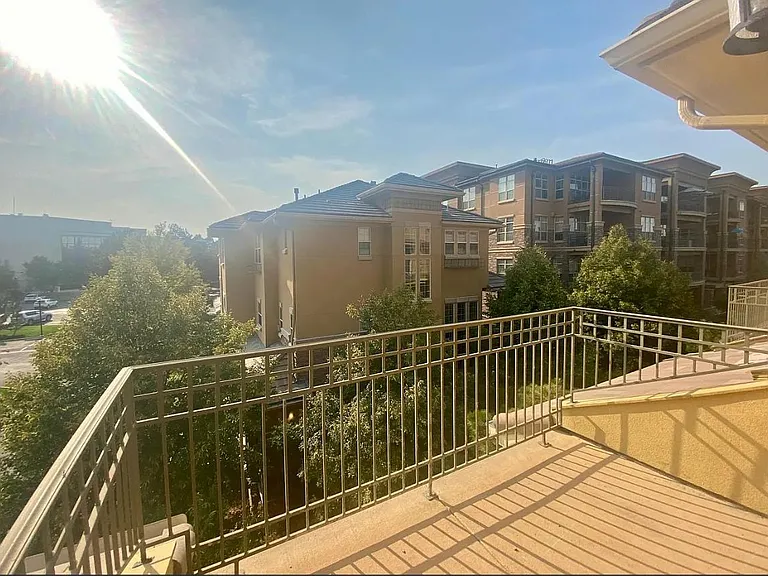 7877 Vallagio Ln — Photo 2