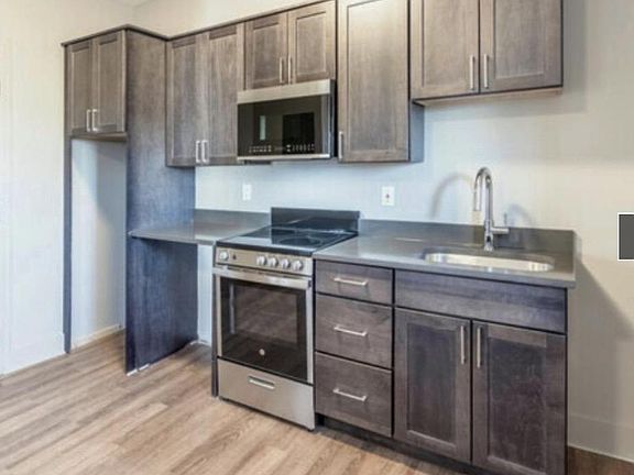 4th image of 530 Broadway #209