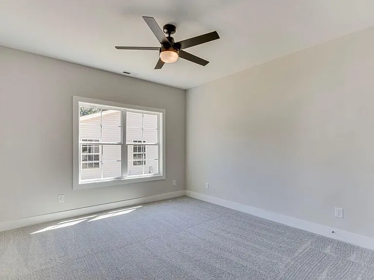 734 Lee St — Photo 24