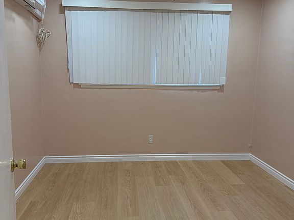 4th image of 1526 E 4th St #1528