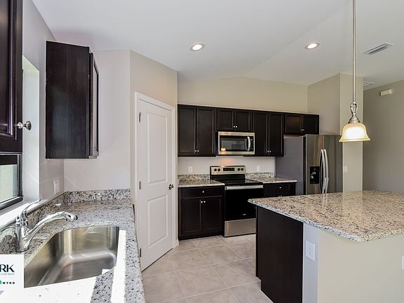 4th image of 3014 14th St W