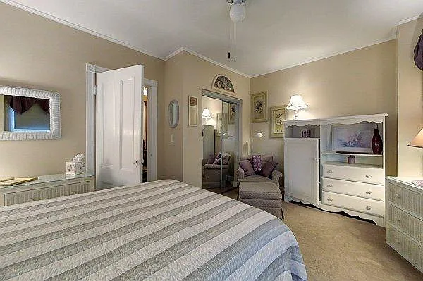 616 Thames St #1 — Photo 7