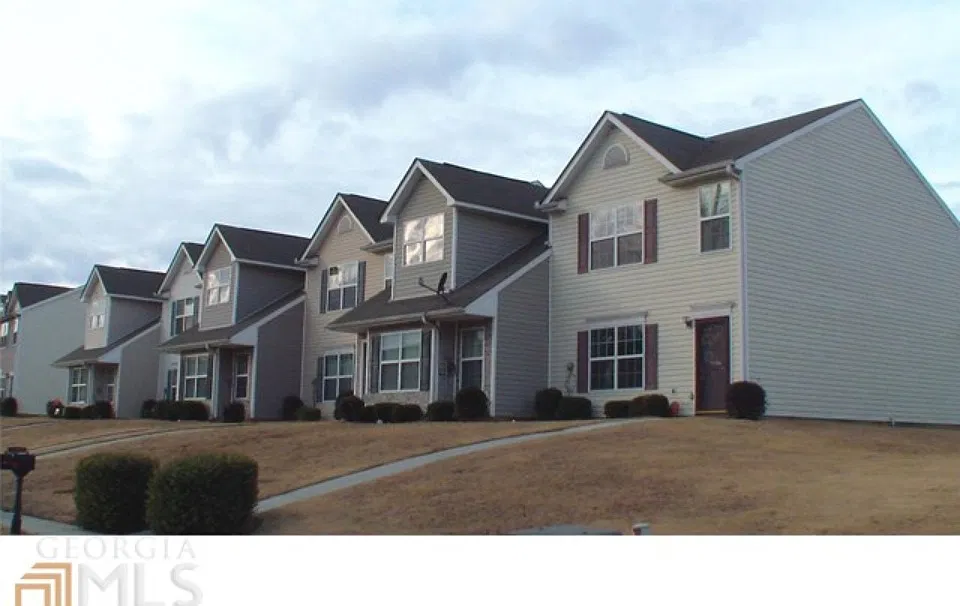 5370 Oakley Commons Blvd — Photo 2